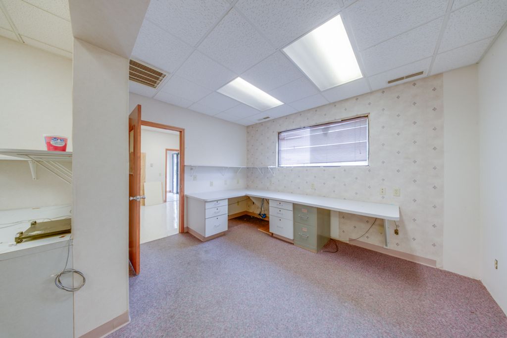 Image 33 of property listing at 3307 Broadway Street 140, Mt Vernon, IL 62864