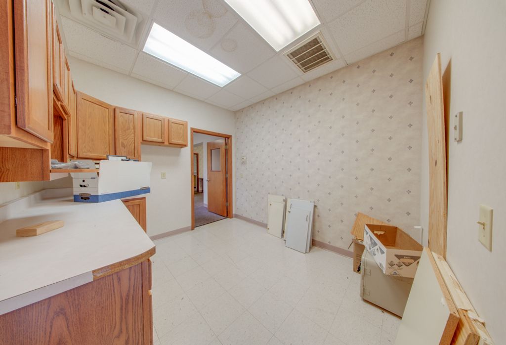 Image 36 of property listing at 3307 Broadway Street 140, Mt Vernon, IL 62864