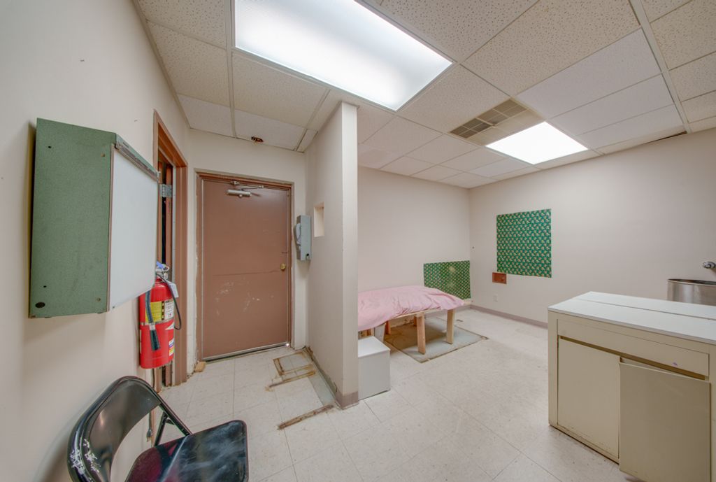 Image 10 of property listing at 3307 Broadway Street 140, Mt Vernon, IL 62864