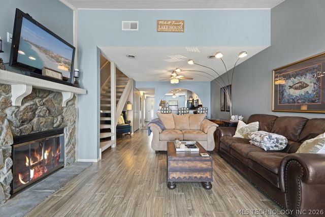 810 N 46th Street, Grove, OK 74464