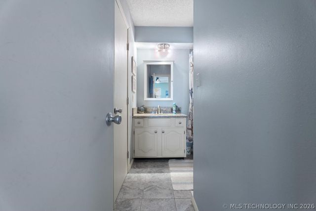 810 N 46th Street, Grove, OK 74464