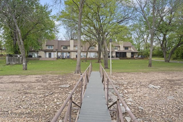 810 N 46th Street, Grove, OK 74464