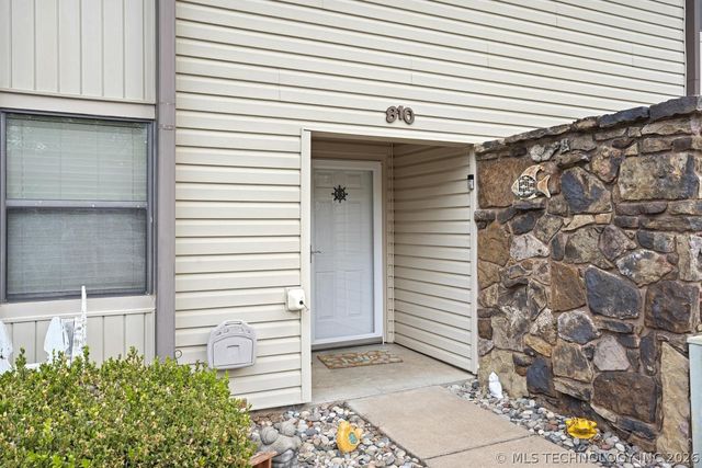 810 N 46th Street, Grove, OK 74464