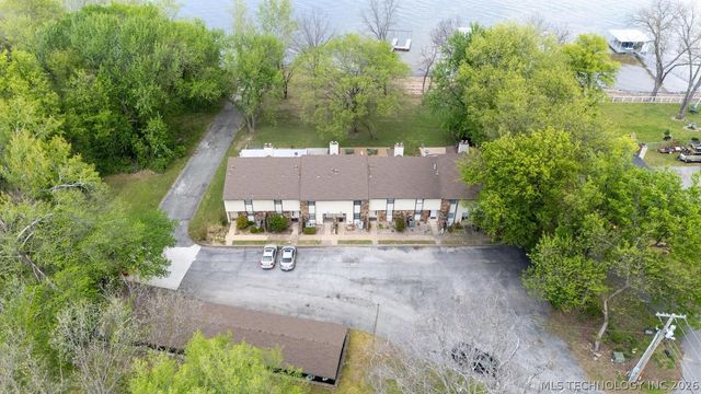 810 N 46th Street, Grove, OK 74464