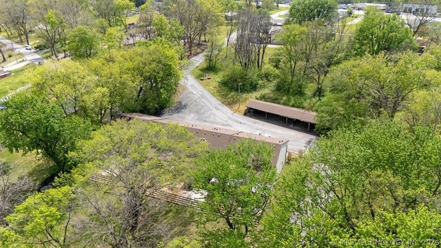 810 N 46th Street, Grove, OK 74464