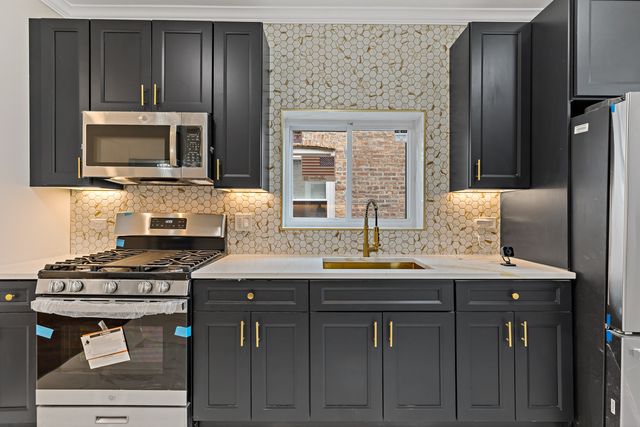 1742 N Mayfield Avenue, Chicago, IL 60639