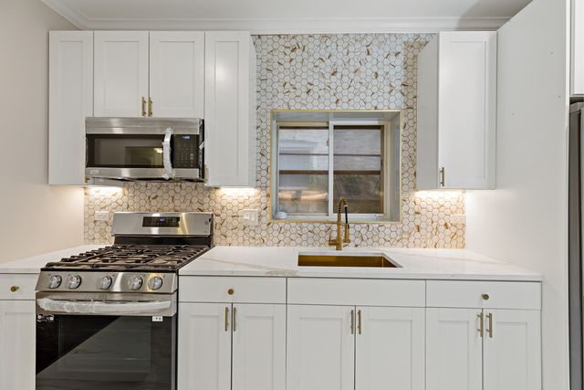 1742 N Mayfield Avenue, Chicago, IL 60639