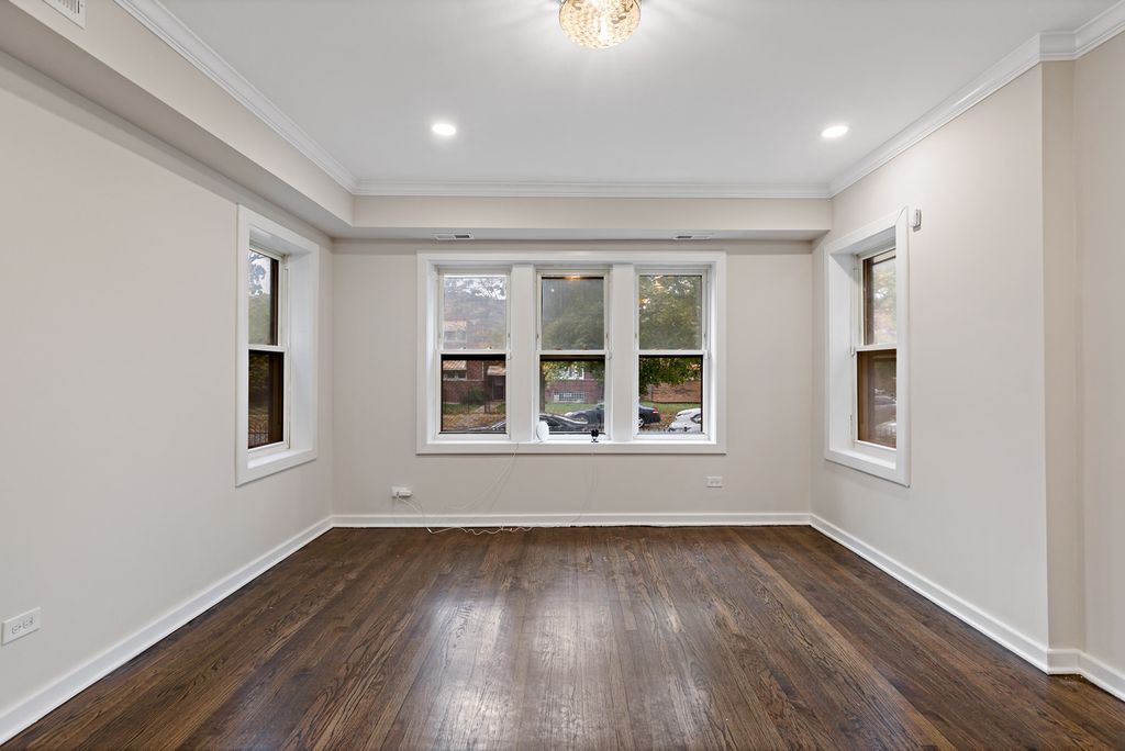 Image 6 of property listing at 1742 N Mayfield Avenue, Chicago, IL 60639