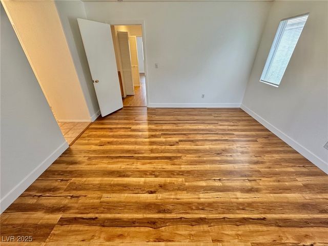 9916 La Paca Avenue, Las Vegas, NV 89117