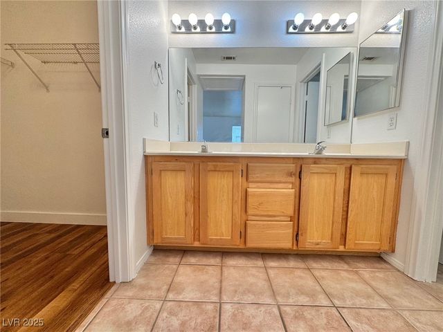 9916 La Paca Avenue, Las Vegas, NV 89117