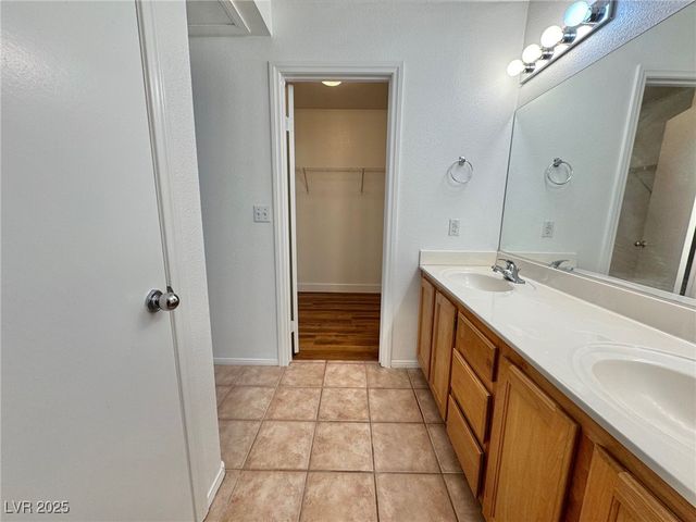 9916 La Paca Avenue, Las Vegas, NV 89117