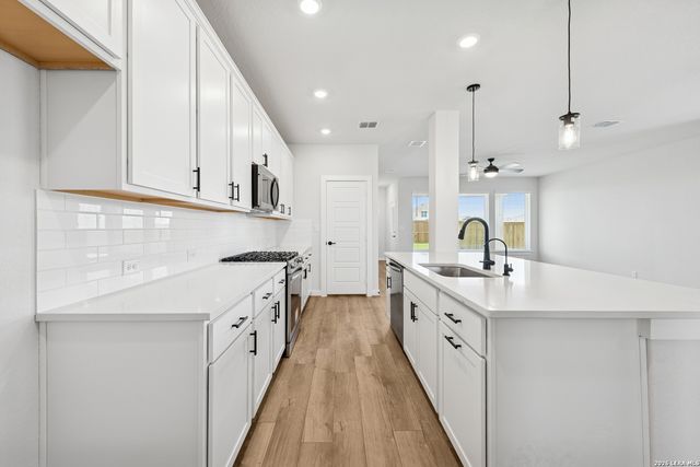 6066 EDNA PT, New Braunfels, TX 78130