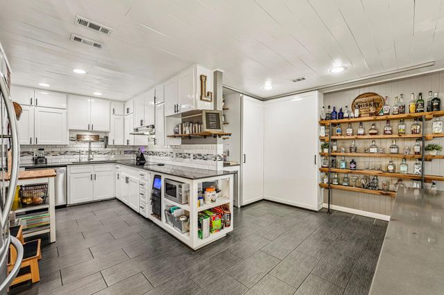 140 Family CIR, Hutto, TX 78634