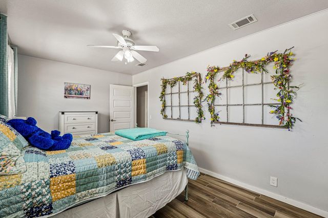 140 Family CIR, Hutto, TX 78634