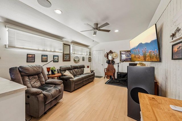 140 Family CIR, Hutto, TX 78634