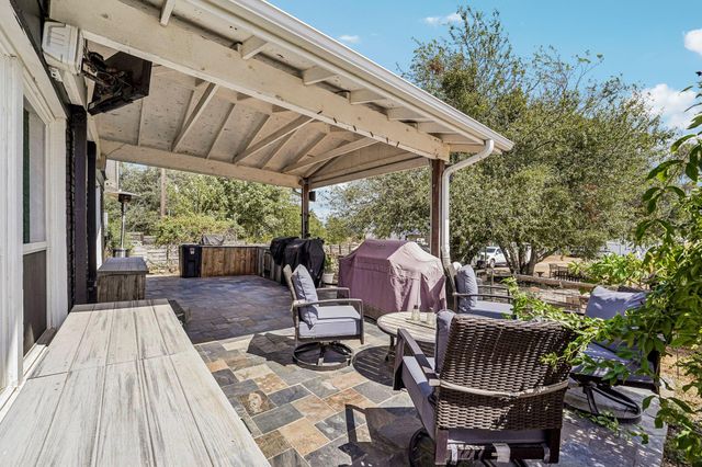 140 Family CIR, Hutto, TX 78634
