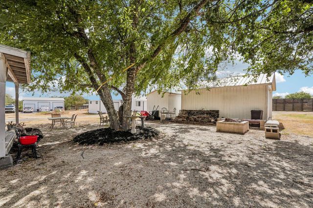 140 Family CIR, Hutto, TX 78634