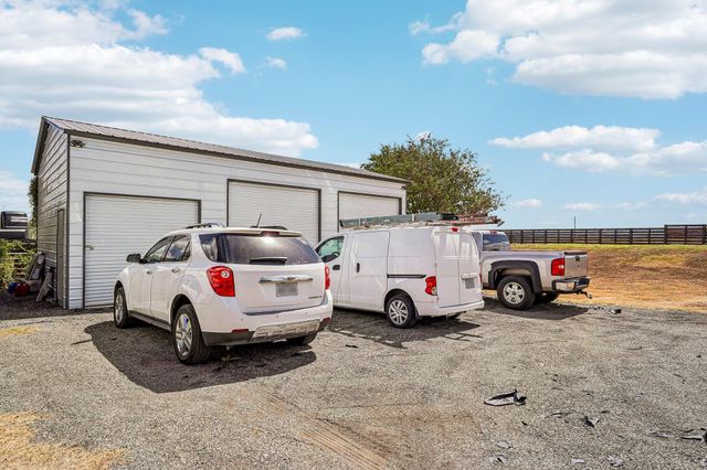 140 Family CIR, Hutto, TX 78634