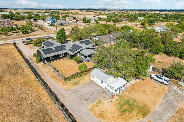 140 Family CIR, Hutto, TX 78634
