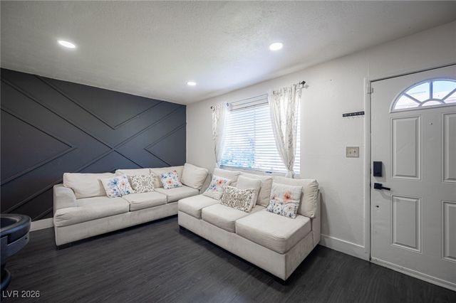 582 Blue Lagoon Drive, Las Vegas, NV 89110