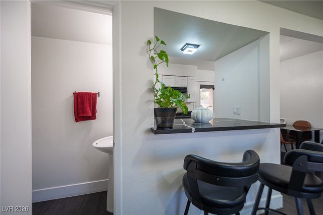 582 Blue Lagoon Drive, Las Vegas, NV 89110