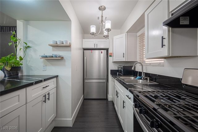 582 Blue Lagoon Drive, Las Vegas, NV 89110