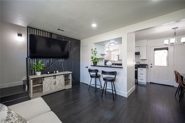 582 Blue Lagoon Drive, Las Vegas, NV 89110