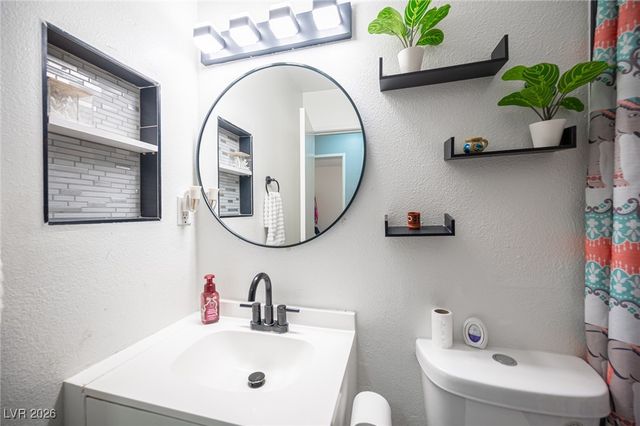 582 Blue Lagoon Drive, Las Vegas, NV 89110