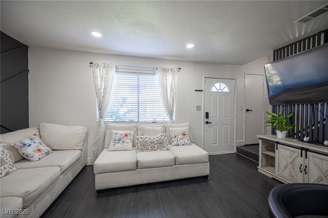 582 Blue Lagoon Drive, Las Vegas, NV 89110