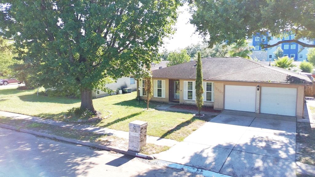 13907 Peatwood Road, Houston, TX 77038