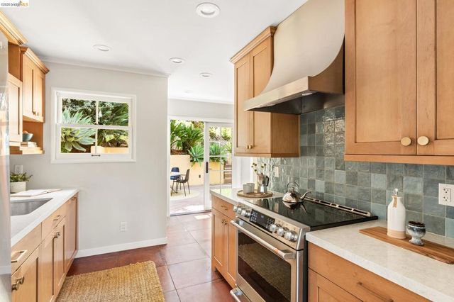 639 Jean St, Oakland, CA 94610