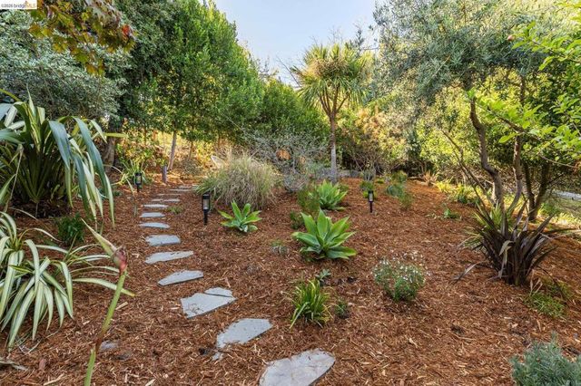 639 Jean St, Oakland, CA 94610