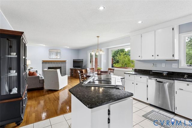 2711 Robson Ct, Henrico, VA 23233
