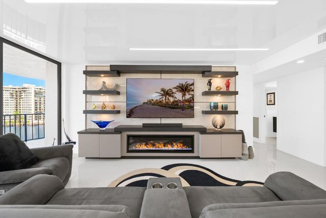 899 Jeffery Street 612, Boca Raton, FL 33487