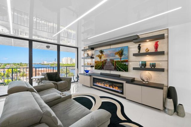 899 Jeffery Street 612, Boca Raton, FL 33487