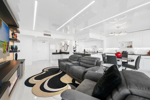 899 Jeffery Street 612, Boca Raton, FL 33487