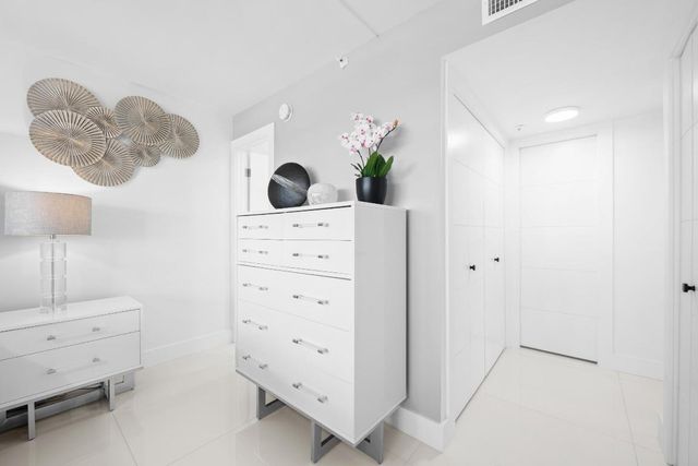 899 Jeffery Street 612, Boca Raton, FL 33487