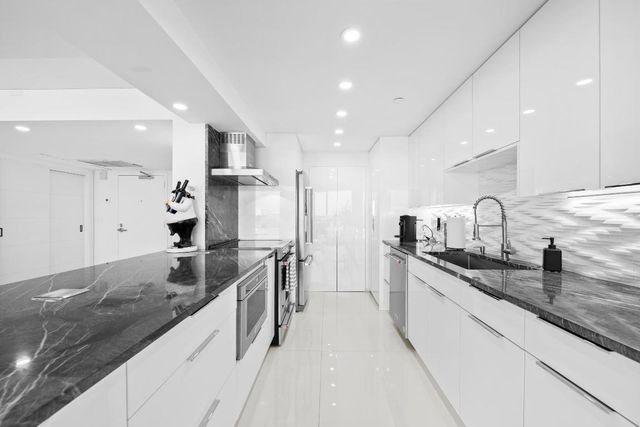 899 Jeffery Street 612, Boca Raton, FL 33487