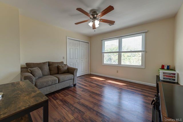 69 Chimney Lane, Levittown, NY 11756