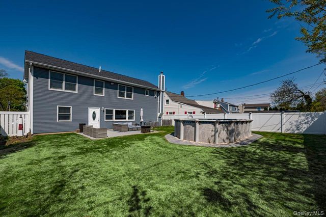 69 Chimney Lane, Levittown, NY 11756