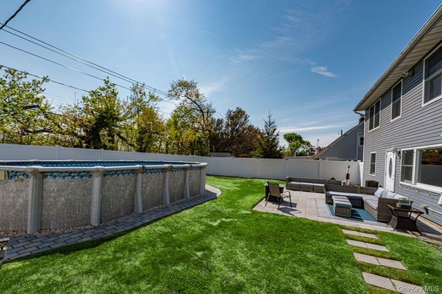 69 Chimney Lane, Levittown, NY 11756