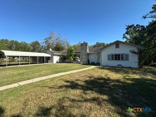 612 S East Street, Edna, TX 77957