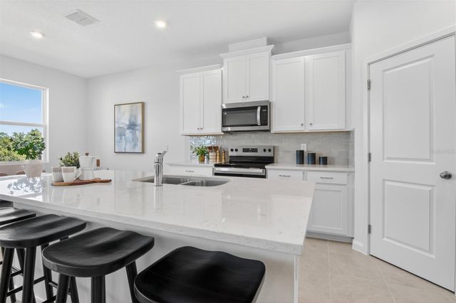 428 FREE RANGE DRIVE, Groveland, FL 34736