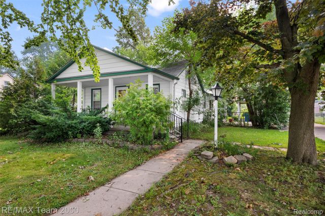 6176 N Gulley Road, Dearborn Heights, MI 48127