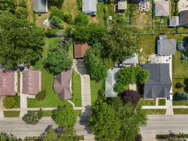 6176 N Gulley Road, Dearborn Heights, MI 48127