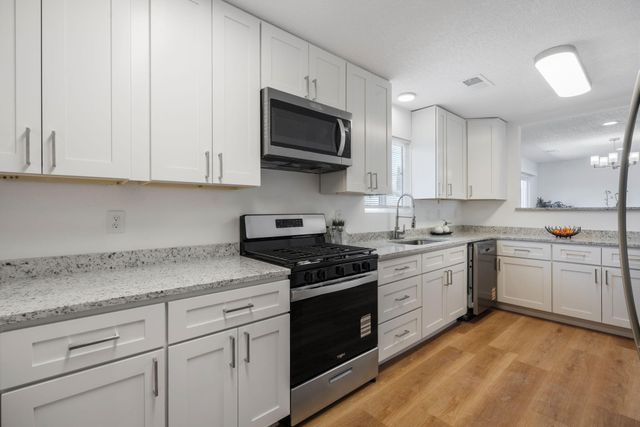 721 Chuckwagon Road SE, Rio Rancho, NM 87124