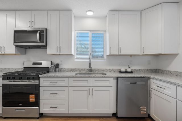 721 Chuckwagon Road SE, Rio Rancho, NM 87124