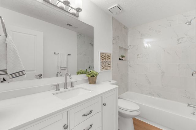 721 Chuckwagon Road SE, Rio Rancho, NM 87124