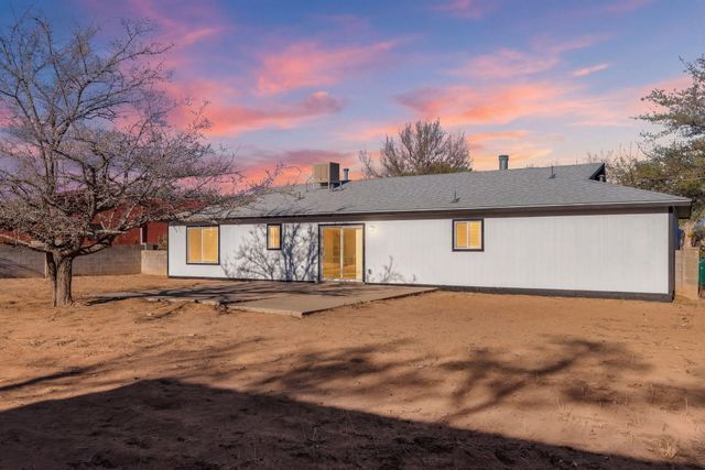 721 Chuckwagon Road SE, Rio Rancho, NM 87124