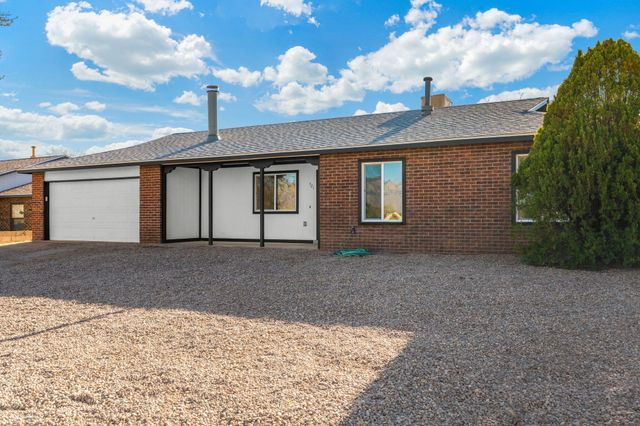 721 Chuckwagon Road SE, Rio Rancho, NM 87124